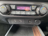 オートエアコン付ですので快適な車内温度を保てます。