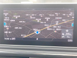 ●純正ナビ:一体感のあるナビは、高級感ある車内を演出してくれます。Bluetooth再生などオーディオ機能も充実しておりますので、運転もより楽しめます♪