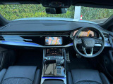 Audiのインテリアはエクステリア同様、優れたデザイン性とクオリティ、そして機能性を兼ね備えております。