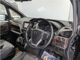 見通しのよいすっきりとした視界で、誰でも運転しやすいです。運転のしやすさは疲れにくさにも繋がりますよ♪