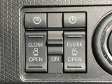 【両側パワースライドドア】スマートキーや運転席のスイッチで後席両側スライドドアの開閉が可能♪電動だから力を入れてドアを開ける必要が無く、小さなお子様でも簡単に開け閉めでき快適です♪