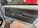 九州運輸局認定の民間車検工場を完備しておりますので、車検・点検もお任せ下さい!