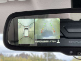 【全方位カメラ】上空からの視点で駐車を行なうことが可能です。狭い場所での駐車にはとても役立ちます♪
