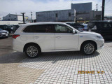 アウトランダーPHEV 2.4 G プラスパッケージ 4WD 