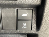 【パワーバックドア】スマートキーや運転席のボタンを押すだけでリアゲートが自動で開閉します!荷物を持っている時や、高い位置にあるバックドアを閉める際に便利な機能です♪