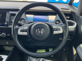 【ステアリングスイッチ】運転中、前方から目線をそらすことなく、オーディオ等の操作が可能な便利機能!安心&快適なドライブを演出してくれます♪
