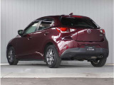 リアバンパーの左側に目立つ傷がございますが、納車前に当社板金工場にて無償で綺麗にいたします。