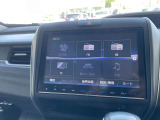 カーナビ付きです。カーナビの機能や保証につきましては、担当スタッフまでお尋ねください。