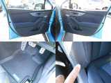内装カラーはブラック&シルバー!!ご納車後に無いと困る『フロアマット』もしっかり装備!!内装で気になる箇所は運転席右淵の軽微な切れです!!ご遠方にお住まい等で現車確認出来ない方は要チェックです!!!