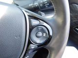 運転支援装置ホンダセンシングを搭載しております。高速道路などでのアダプティブクルーズや街中でも安心の車線保持アシストなどがドライバーをサポートいたします。