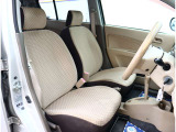 お車選びをお楽しみ頂けるよう、在庫車の展示スペースを十分に確保しております。