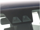 ステレオカメラとソナーセンサーが歩行者や先行車、障害物などのさまざまな情報を的確に捉え、運転者に注意を促したり、緊急ブレーキを作動。多彩な安全機能があなたのドライブをアシストするスマートアシスト付です