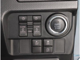 ボタン1つで運転席に座ったままスライドドアの開閉操作が出来ます。