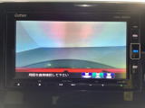 ギヤをR(バック)に入れるとナビの画面に後ろの映像が映るリアカメラ付です。後退時、コンディションが悪い視界でもカラーバックモニターがドライバーをサポートします。