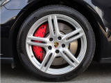 20インチ Panamera Turbo ホイール、カラークレストホイール