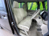 運転席シート廻りは使用感も少なく、良好な状態となっています。丁寧に使われていたことがよくわかりますね。
