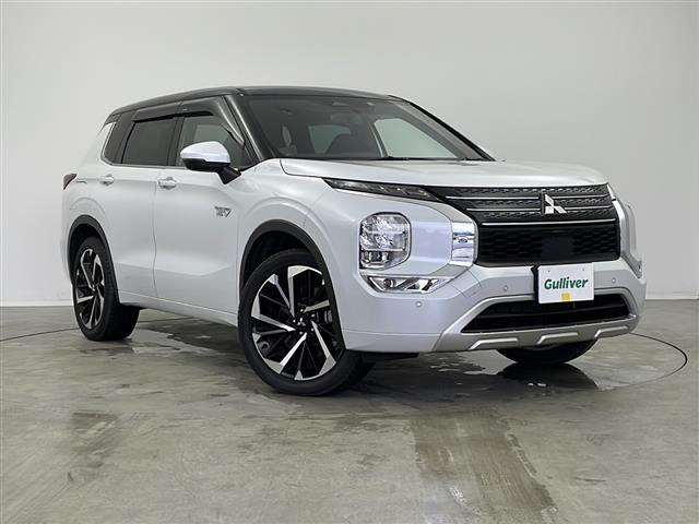 アウトランダー PHEV 2.4 P 4WD サンルーフ