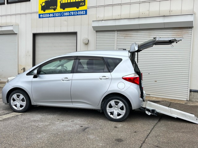 ラクティス 1.3 X ウェルキャブ 車いす仕様車スロープタイプ タイプI 助手席側リアシ...