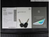 取扱説明書と整備記録簿(メンテナンスノート)が付いています。メンテナンスノートには、整備内容・走行距離等が記載されていますので安心ですね!