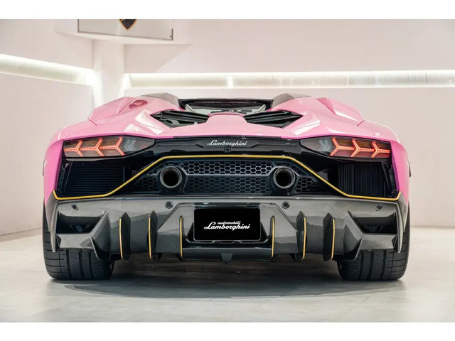 中古車 ランボルギーニ アヴェンタドールロードスター LP780-4