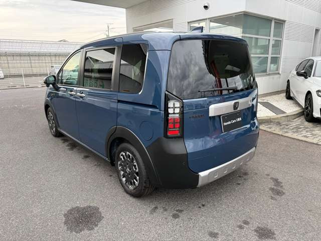 ホンダ フリード 1.5 クロスター の中古車詳細 (5,000km, シーベッド