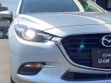 アダプティブLEDヘッドライト カメラや車速センサーと連動して、ハイ、ロー、ワイドローのLEDライトを常に最適な配光に自動制御する優れものです!