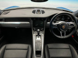人気のオプションなどが多く装備されている車内です。気になるポイントなどもお気軽にお問い合わせください。お問い合わせはTEL072-224-4908