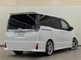 ヴォクシー 2.0 ZS 4WD 修復歴無し