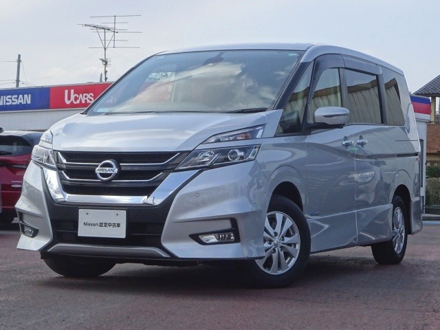 セレナ 2.0 ハイウェイスター 4WD 