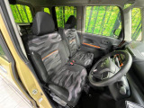 運転席シート廻りは使用感も少なく、良好な状態となっています。丁寧に使われていたことがよくわかりますね。