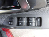 4WDを中心に幅広い車種を展示しております。ゆっくりと色々な車種をご覧になりお客様の1台をお選びください。ご不明な点等ございましたらお近くのスタッフまでお気軽にお声がけください。