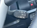 【クルーズコントロール】高速道路もラクラク走行。アクセルを離しても一定速度で走行ができ、長距離運転時の負担を軽減!加速・減速も簡単なスイッチ操作で調整できます。