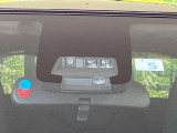 【トヨタセーフティセンス】走行中に前方の車両等を認識し、衝突しそうな時は警報とブレーキで衝突回避と被害軽減をアシスト。より安全にドライブをお楽しみいただけます。