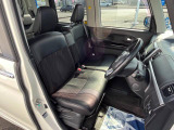 運転席シート廻りは使用感も少なく、良好な状態となっています。丁寧に使われていたことがよくわかりますね。
