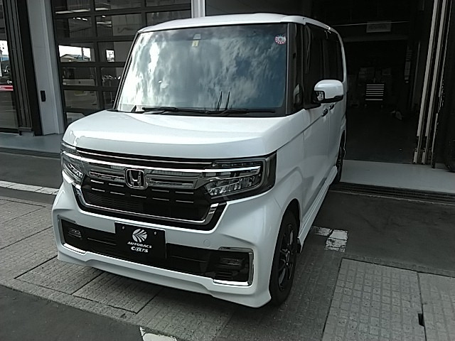 N-BOXカスタム L ターボ 4WD 
