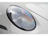 PDLS付きLEDヘッドライト、ティンテッド標準装備です。