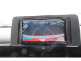 バックモニター付ですので、車庫入れも駐車もラクラクです。