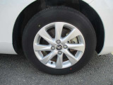 夏タイヤ。純正アルミホイール。