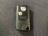スマートキーを装備しています。鍵を差し込むことなくドアロックの開け閉めができます。