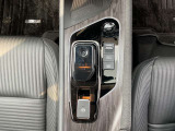 電動車用のシフトになります。操作はとても簡単で、すぐに慣れていただけます。