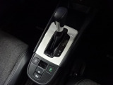 オートマチックシフトレバーは、手になじみ操作しやすい形状で安全運転にもつながります♪