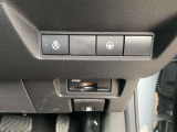 ビルトインタイプのETCです。スッキリしていますね。納車時にはセットアップいたしますので、すぐにお使いいただけます。