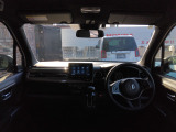 安心して運転して頂ける視界の広さと快適空間です。