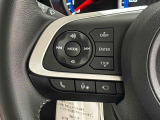 ナビゲーションやオーディオを装着する事によってステアリングに組み込まれたボタンで操作ができます。視線を逸らす事もなく操作出来るので安全です。