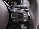 【アダプティブクルーズコントロール】予め設定した車速内でクルマが自動的に加減速。前走車との適切な車間距離を維持しながら追従走行します。【LKAS】車線維持支援システムでステアリング操作を支援。