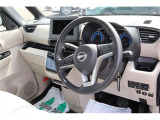 前席全体 目線も高く広い視界で安心して運転することができますね!