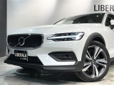 V60クロスカントリー B5 AWD プロ 4WD 4WD 本革シート