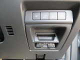 ETCが装着されています。再セットアップ後高速道路の料金所をノンストップで通過できて大変便利です。