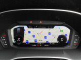 重厚感と安定感があり、同時にダイナミックさも備えるAudiの走り。機能やデザインが革新的なメーター。