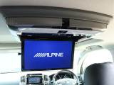 ALPINE製フリップダウンモニター装備済み!
